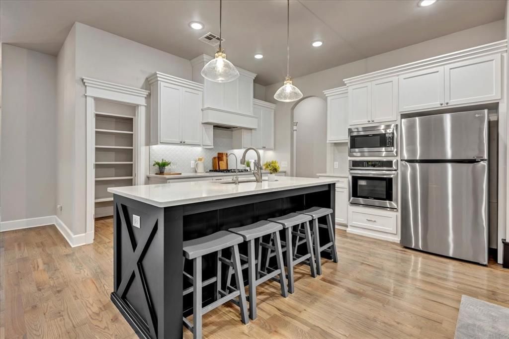 10713 Wild Horse Creek Drive, Yukon, OK 73099