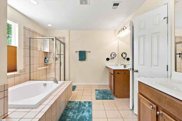 5 Neland Court, Simpsonville, SC 29681