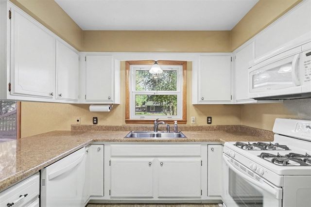 340 W Railroad Street, Centreville, MI 49032