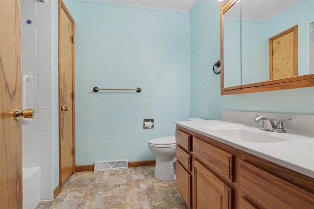 340 W Railroad Street, Centreville, MI 49032
