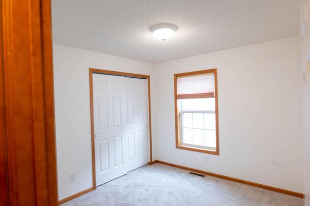10008 Iris Lane, Eden Prairie, MN 55347