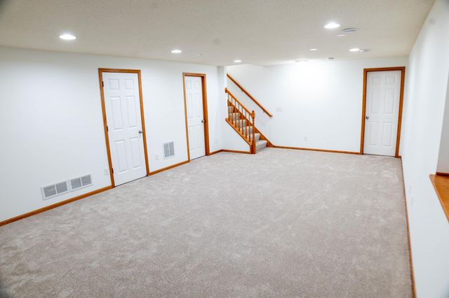 10008 Iris Lane, Eden Prairie, MN 55347