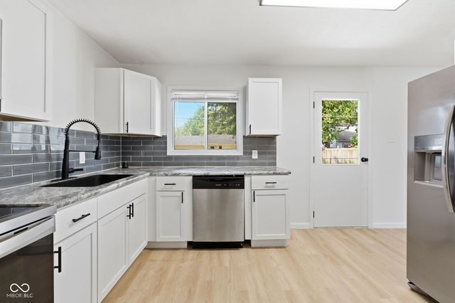 824 Longfellow Lane, Plainfield, IN 46168