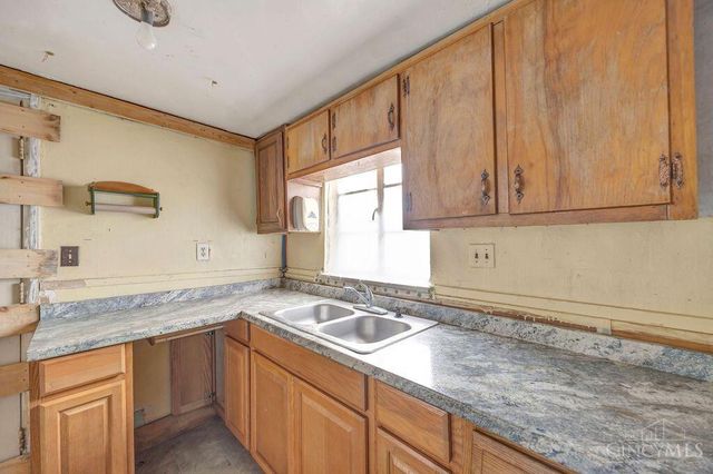 2575 Airport Road, Bethel, OH 45106