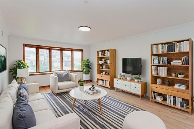 8706 W Stolting Road, Niles, IL 60714