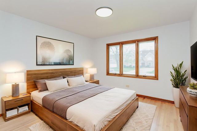 8706 W Stolting Road, Niles, IL 60714