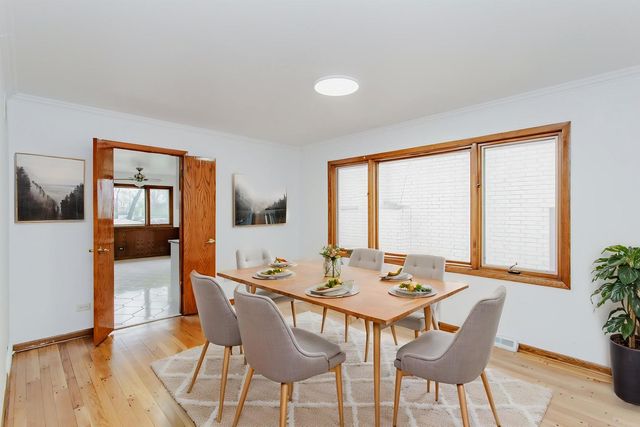 8706 W Stolting Road, Niles, IL 60714