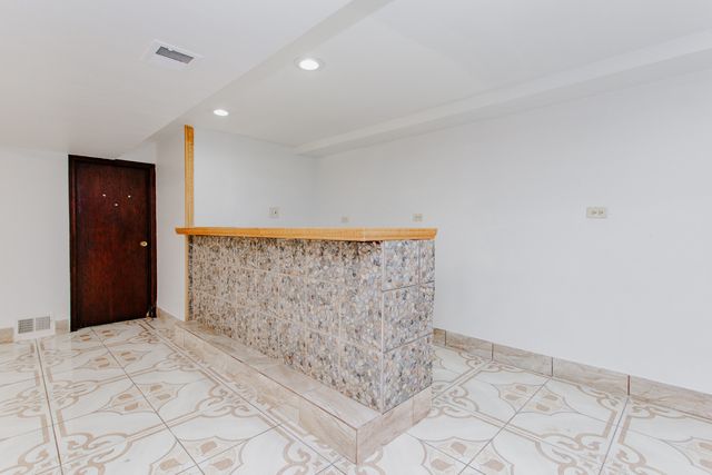 8706 W Stolting Road, Niles, IL 60714