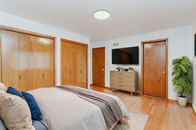 8706 W Stolting Road, Niles, IL 60714