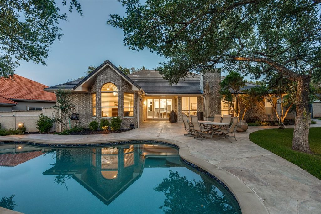 6 Stillmeadow CT, The Hills, TX 78738