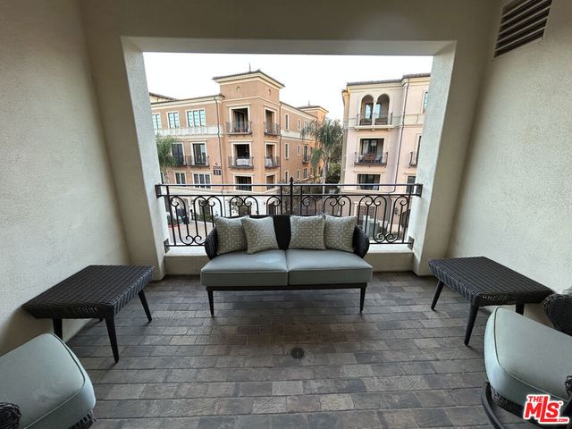 23500 Park Sorrento C33, Calabasas, CA 91302