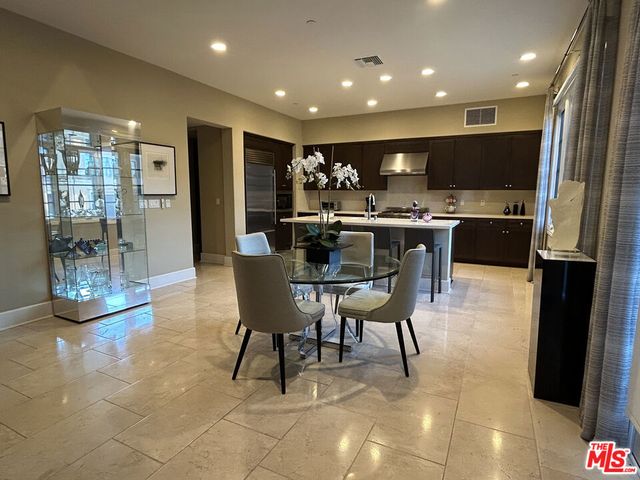 23500 Park Sorrento C33, Calabasas, CA 91302