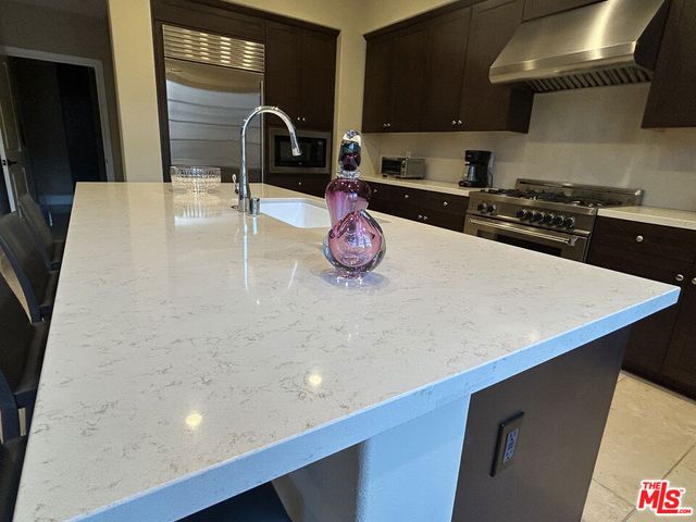 23500 Park Sorrento C33, Calabasas, CA 91302