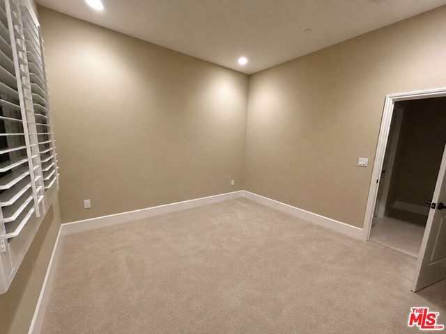 23500 Park Sorrento C33, Calabasas, CA 91302