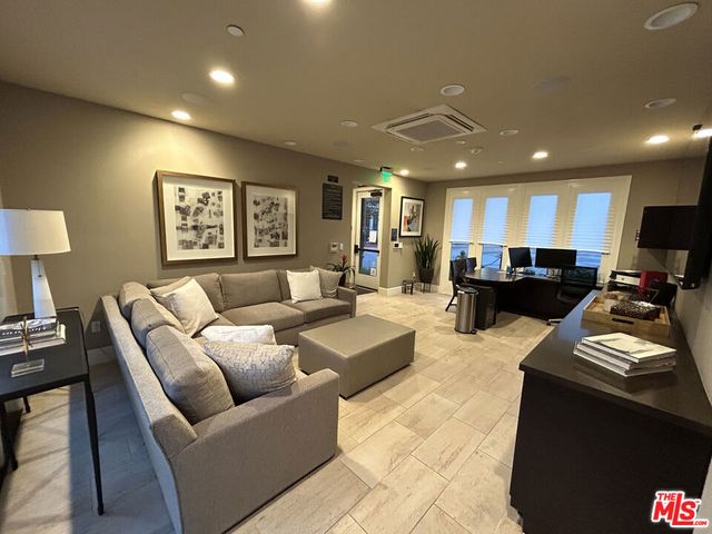 23500 Park Sorrento C33, Calabasas, CA 91302
