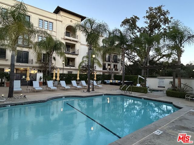 23500 Park Sorrento C33, Calabasas, CA 91302