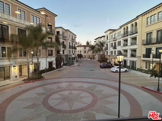 23500 Park Sorrento C33, Calabasas, CA 91302