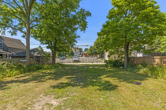 209 E Chapin Street, Cadillac, MI 49601