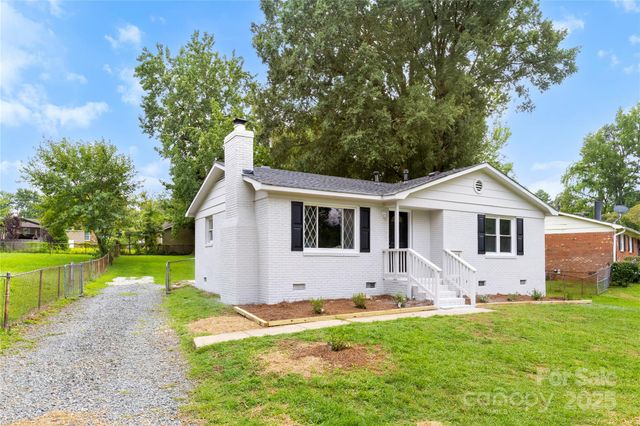 4700 Pineleaf Drive, Charlotte, NC 28269