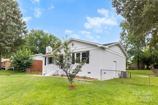 4700 Pineleaf Drive, Charlotte, NC 28269