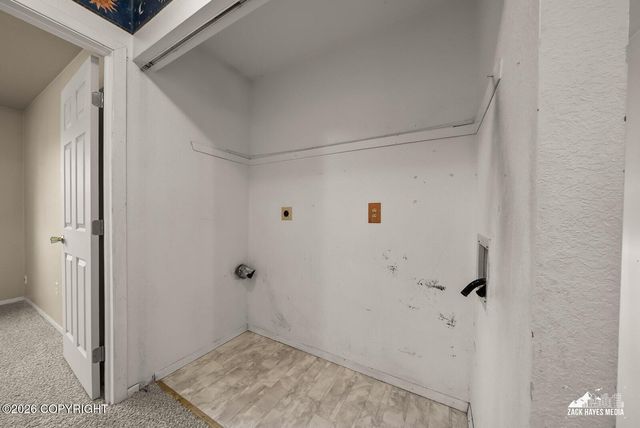 9080 Ashley Circle, Anchorage, AK 99502
