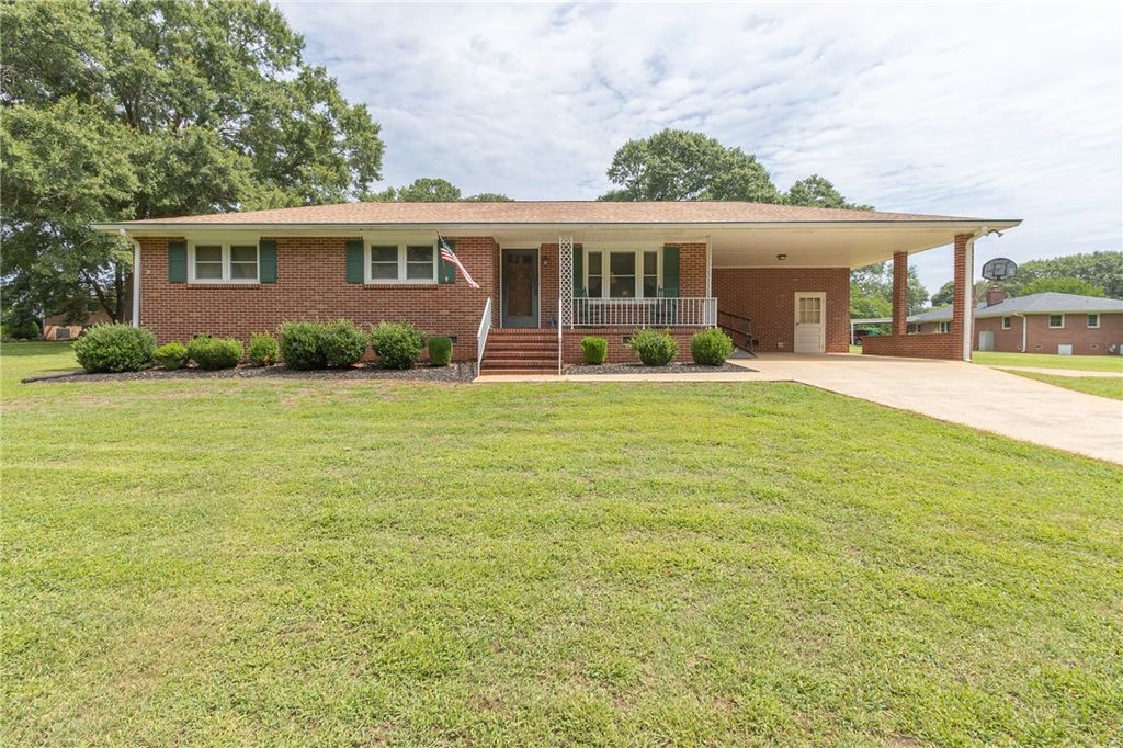 1020 Bern Circle, Anderson, SC 29626