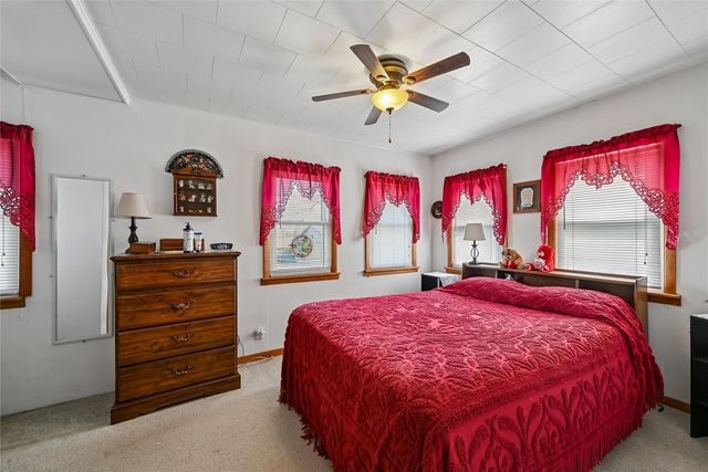 410 Cottage Street NW, Shellsburg, IA 52332