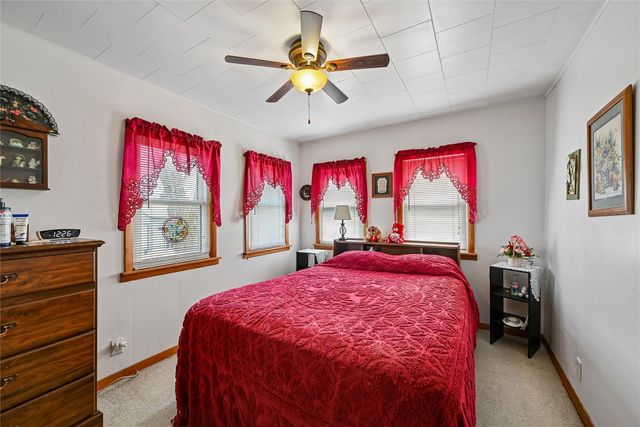 410 Cottage Street NW, Shellsburg, IA 52332