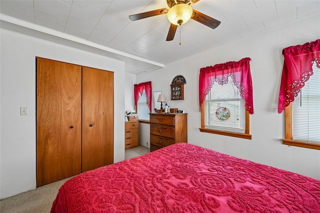 410 Cottage Street NW, Shellsburg, IA 52332