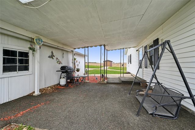410 Cottage Street NW, Shellsburg, IA 52332