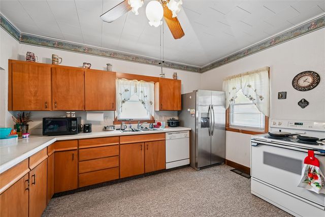 410 Cottage Street NW, Shellsburg, IA 52332