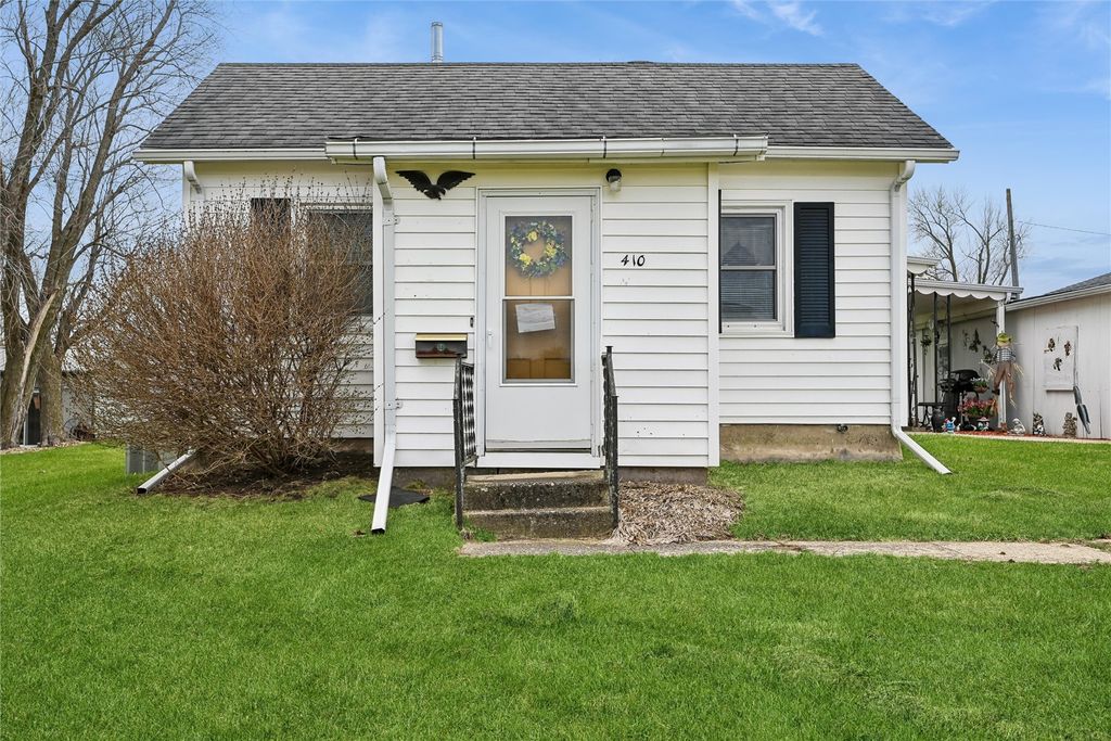 410 Cottage Street NW, Shellsburg, IA 52332
