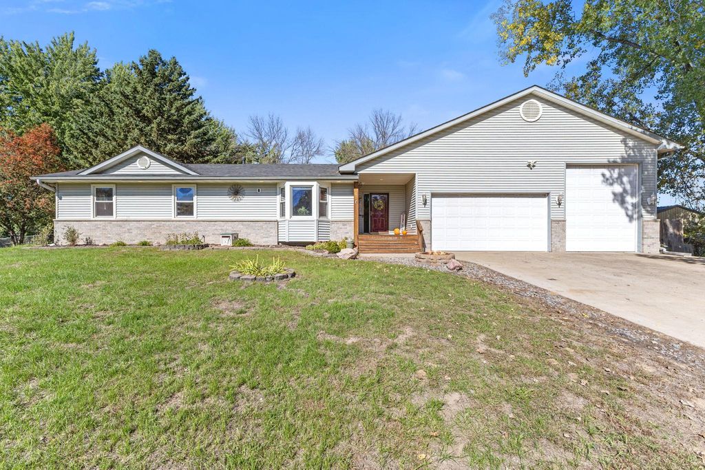 61 212th Lane NW, Cedar, MN 55011 — exterior