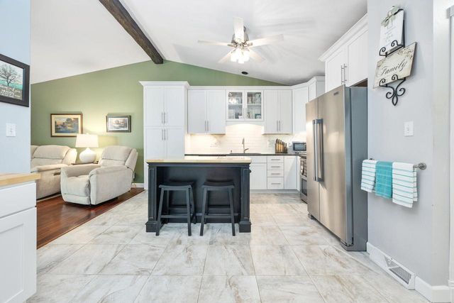 N48W14572 Hampton ROAD, Menomonee Falls, WI 53051
