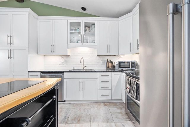 N48W14572 Hampton ROAD, Menomonee Falls, WI 53051