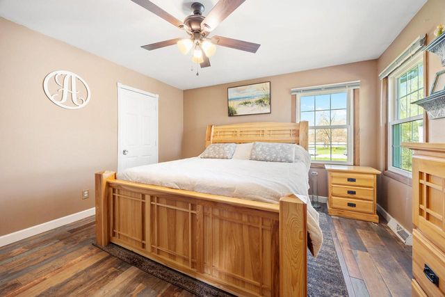 N48W14572 Hampton ROAD, Menomonee Falls, WI 53051
