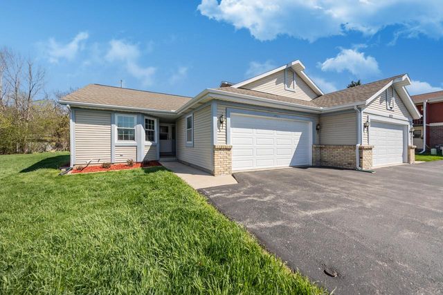 N48W14572 Hampton ROAD, Menomonee Falls, WI 53051