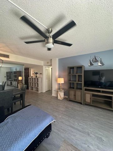 5220 Las Verdes Circle 108, Delray Beach, FL 33484