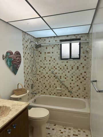 5220 Las Verdes Circle 108, Delray Beach, FL 33484