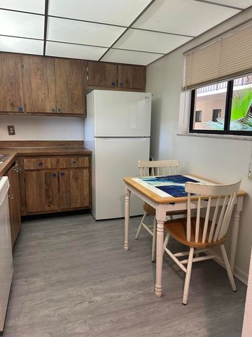 5220 Las Verdes Circle 108, Delray Beach, FL 33484