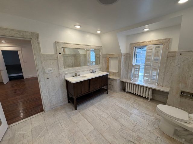 194 Sumner Ave, Springfield, MA 01108