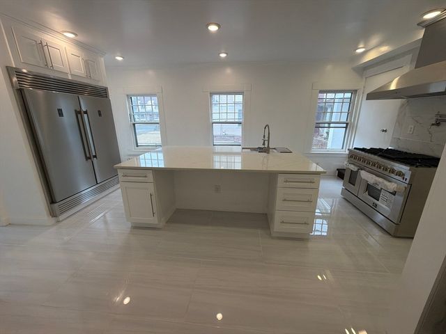 194 Sumner Ave, Springfield, MA 01108