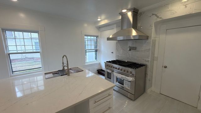 194 Sumner Ave, Springfield, MA 01108