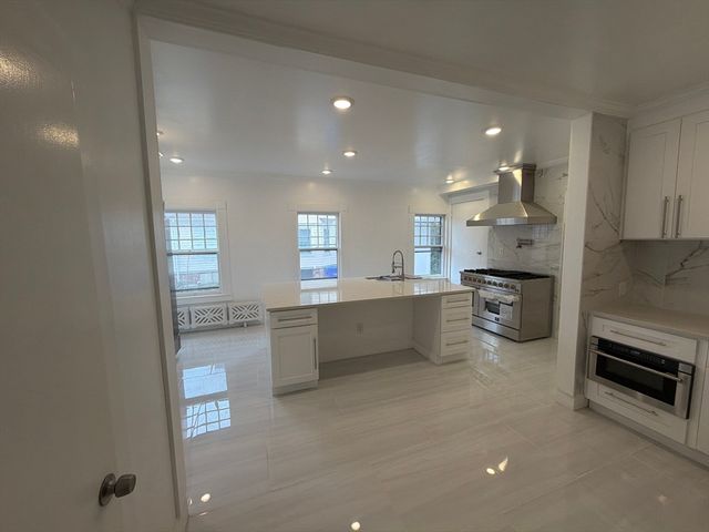 194 Sumner Ave, Springfield, MA 01108