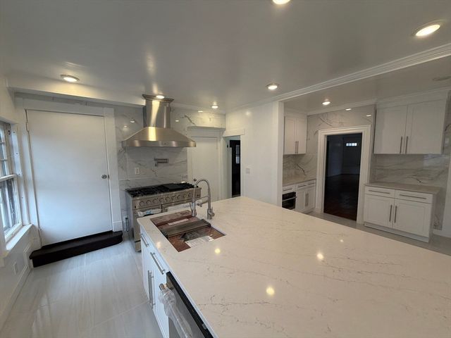 194 Sumner Ave, Springfield, MA 01108