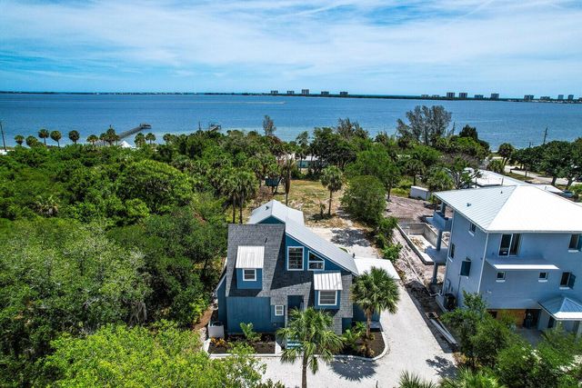 12000 Conklin Way, Jensen Beach, FL 34957