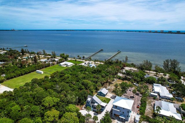 12000 Conklin Way, Jensen Beach, FL 34957