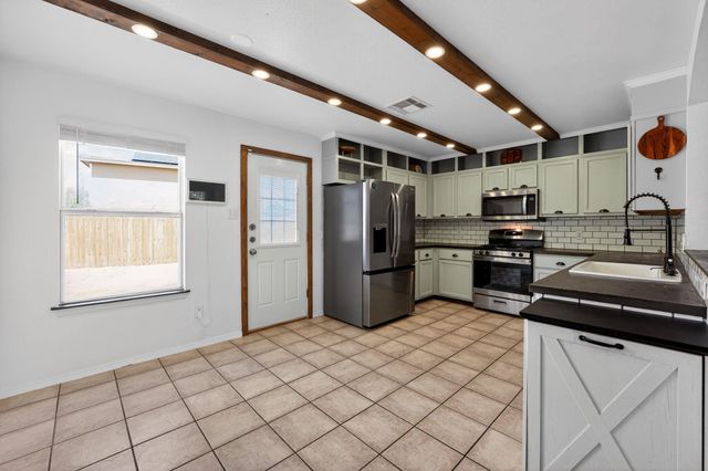 748 Bills CIR, Bastrop, TX 78602