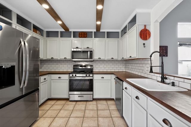 748 Bills CIR, Bastrop, TX 78602