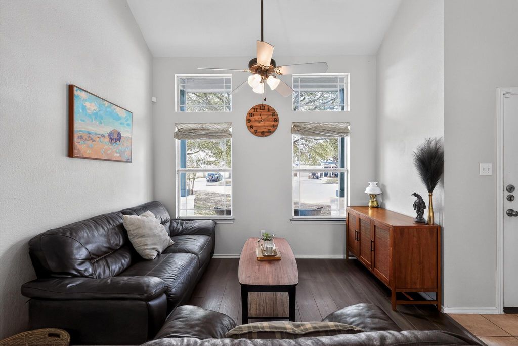 748 Bills CIR, Bastrop, TX 78602